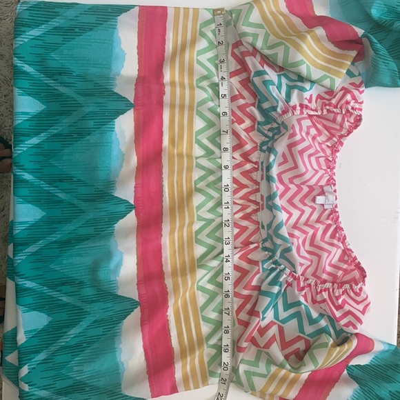 Glam geometric top size Medium like new - Picture 5 of 6